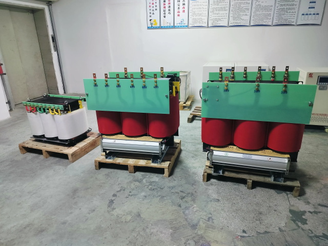 桑日KS11-1000KVA矿用变压器